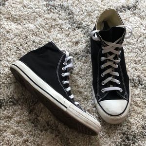 Men’s Converse / Chucks • Size 10